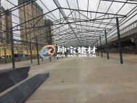 成都龍泉農貿市場蓋樹脂瓦啦！