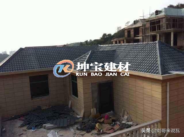 如何選樹脂瓦？瓦片千萬家，質(zhì)量第一家，選瓦不謹(jǐn)慎，親人兩行淚